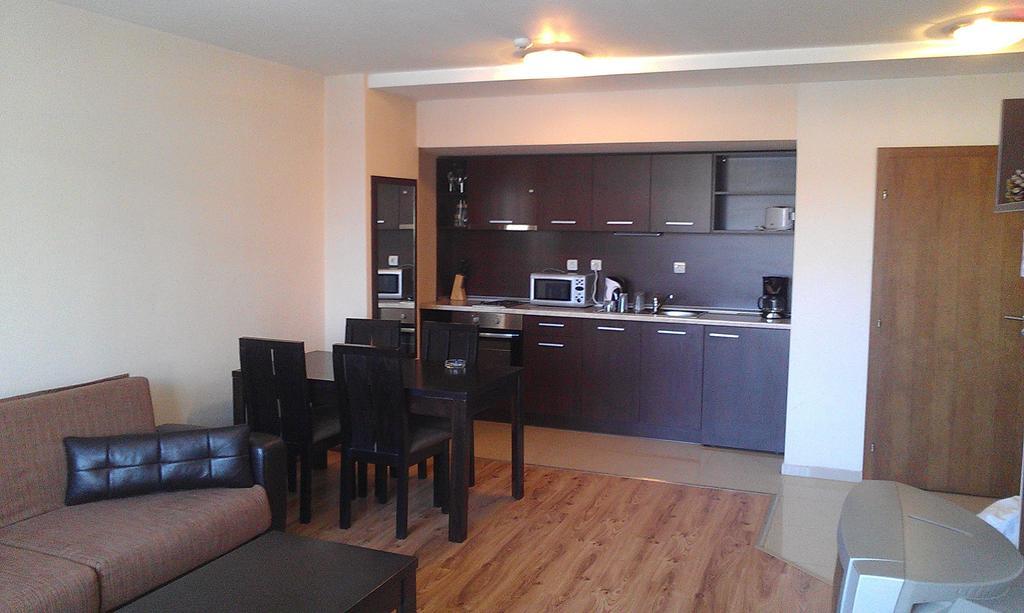 Apartments In Eagle'S Nest Банско Стая снимка
